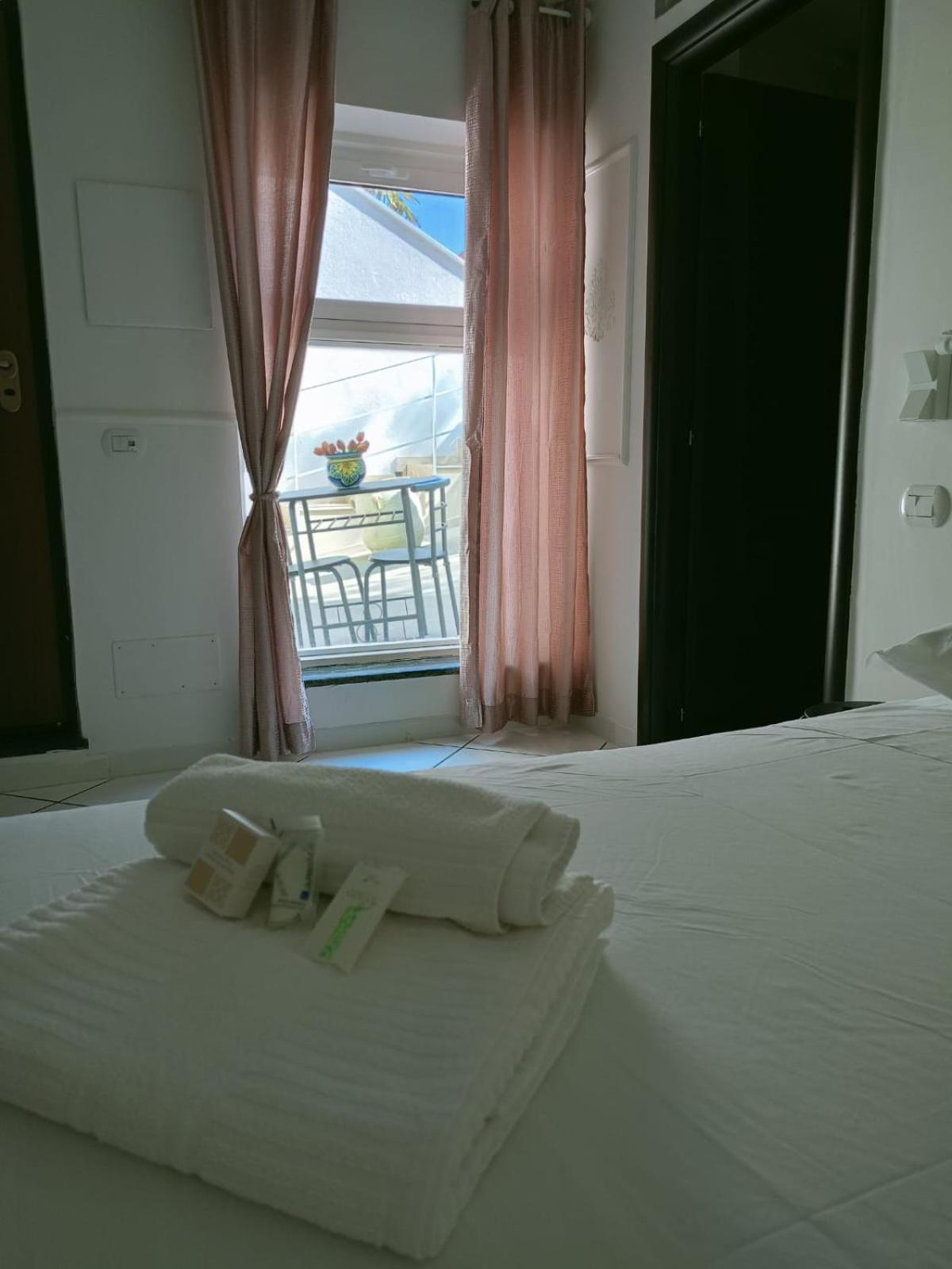 Costa Costa Rooms Sant'Egidio del Monte Albino ภายนอก รูปภาพ